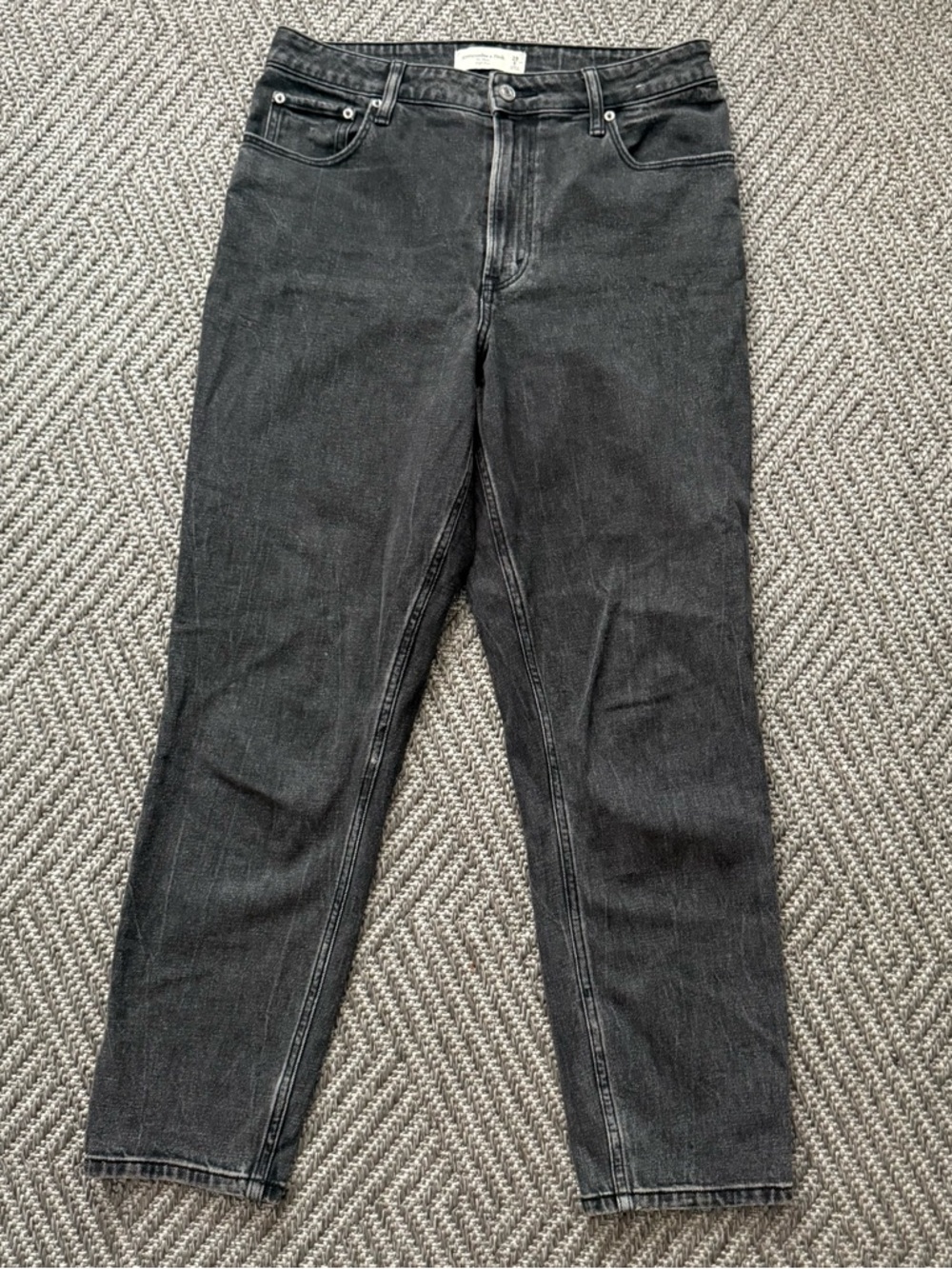 Abercrombie & Fitch high rise mom curve love
